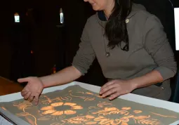 La sand artist Nadia Ischia al cinema-teatro Lux